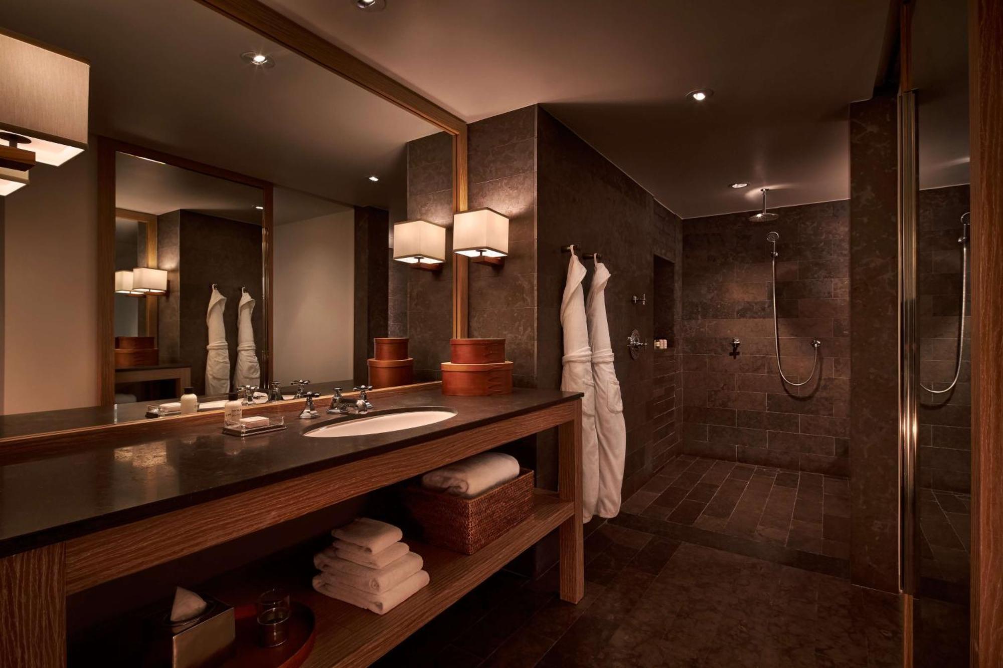 Junior Suite with City View